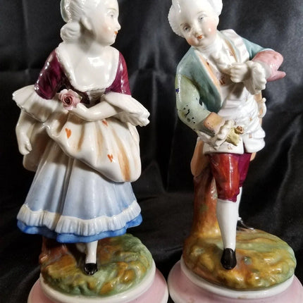 18th Century French Porcelain Courting Figures By Joseph-Gaspard Robert late 17 - Estate Fresh Austin