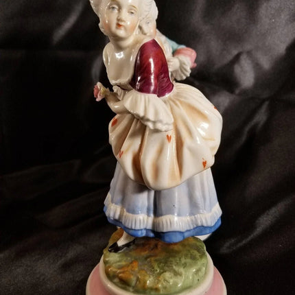 18th Century French Porcelain Courting Figures By Joseph-Gaspard Robert late 17 - Estate Fresh Austin