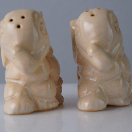 1940's Rosemeade Dakota Pottery Elephant Salt and pepper shakers - Estate Fresh Austin