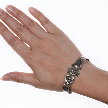 6.375" c1930's Navajo Curio stamped silver arrowhead cuff bracelet - Estate Fresh Austin