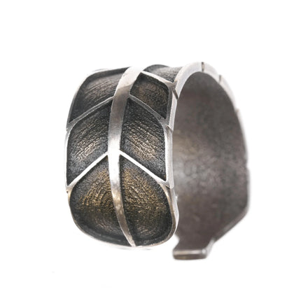 6.25" Ric Charlie Navajo Tufa Cast silver feather cuff bracelet - Estate Fresh Austin