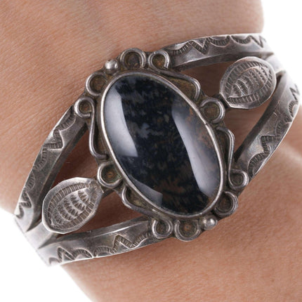 Vintage Native American Sterling Agate cuff bracelet