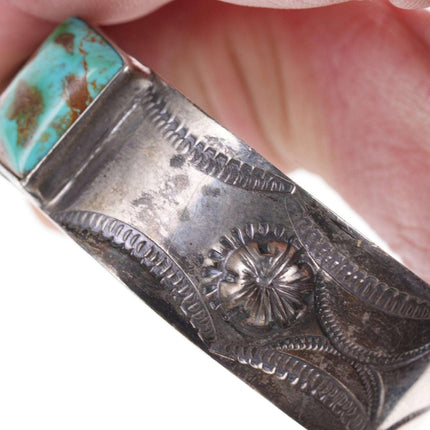 Türkisfarbenes Vintage-Armband aus Sterlingsilber mit Prägung der amerikanischen Ureinwohner