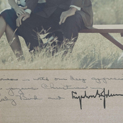 德克萨斯游骑兵队长小荷马·加里森（1901-1968 年）林登·约翰逊签名照片伯德夫人/林登·贝恩斯·约翰逊