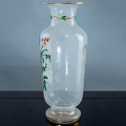 Nicholas J. Lutz (1835-1906) Zugeschriebene ungewöhnliche emaillierte Latticino-Vase aus viktorianischem Kunstglas