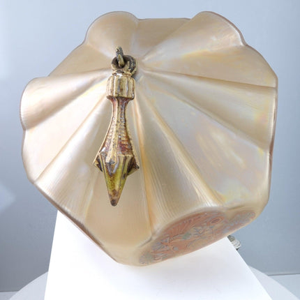 Lightolier-Pendelleuchte aus den 1920er Jahren mit schillerndem, bemaltem Uranglas, Papageienschirmen und geometrischen Art-Déco-Designs