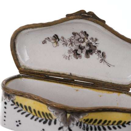 Antique French Porcelain snuff box marked Sceaux 1777