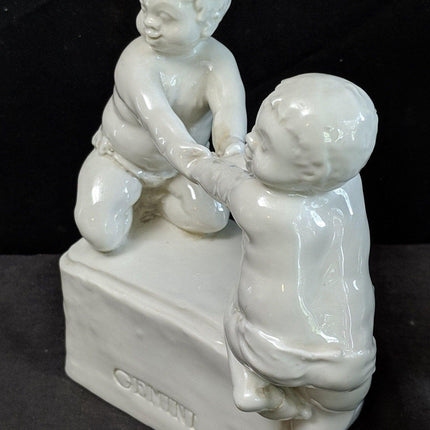 1940 年代 Guido Cacciapuoti Blanc De Chine 意大利瓷器艺术家（1892-1953）装饰艺术双子座双胞胎婴儿人物 6.5 英寸