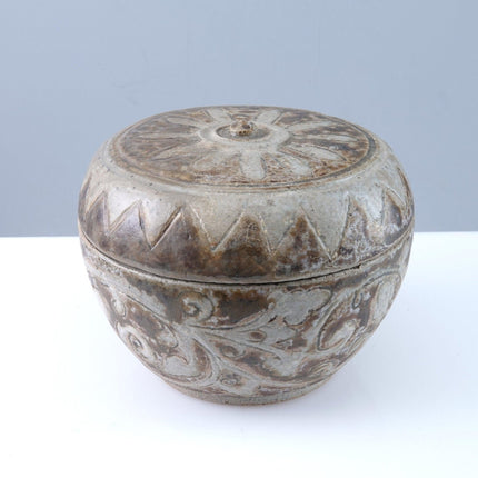 Thailändisches Sawankhalok-Ofen-Gewürzglas mit Deckel aus dem 15. Jahrhundert