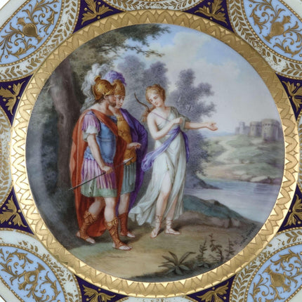 handbemalte flache Schale im königlichen Wiener Stil um 1890 mit neoklassizistischer Darstellung der Venus, die Aeneas und Achates nach Karthago führt