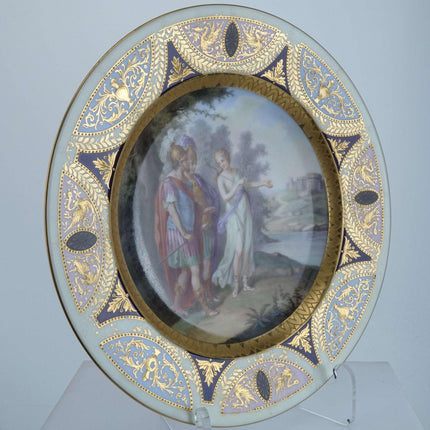 handbemalte flache Schale im königlichen Wiener Stil um 1890 mit neoklassizistischer Darstellung der Venus, die Aeneas und Achates nach Karthago führt