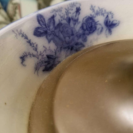 灯改用自 1890 年的 Flow Blue 洗碗和水罐套装“德累斯顿”汉弗莱斯兄弟英格兰