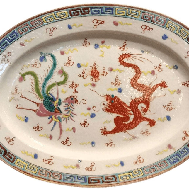 Chinese Famille Verte platter with Dragon Decoration and Greek Key Design 18th-1