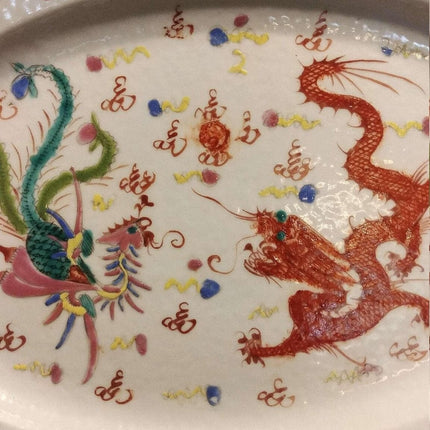 Chinese Famille Verte platter with Dragon Decoration and Greek Key Design 18th-1