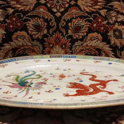 Chinese Famille Verte platter with Dragon Decoration and Greek Key Design 18th-1