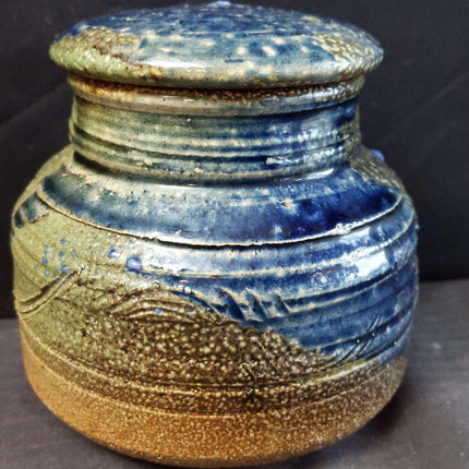 Don Reitz(1929-2014) Lidded Salt glazed Studio Pottery Vessel 4.75" tall and wid