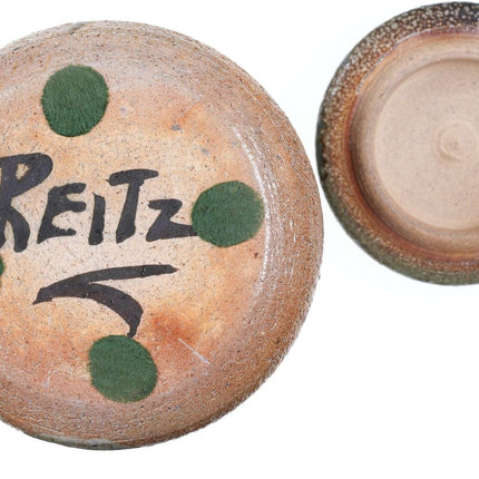 Don Reitz (1929-2014) Salzglasiertes Studio-Keramikgefäß mit Deckel, 4,75 Zoll hoch und breit