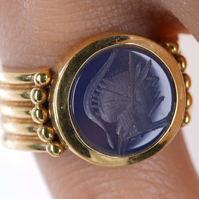 Sz6.5 18k gold Intaglio cut Ring