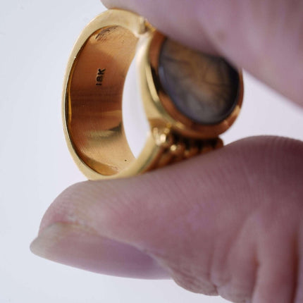 Sz6.5 18k gold Intaglio cut Ring