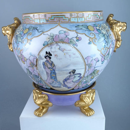 1919 Bernardaud Limoges Testa di leone Maniglia Jardinière e piedistallo Decorazione chinoisiere Firmato dall'artista