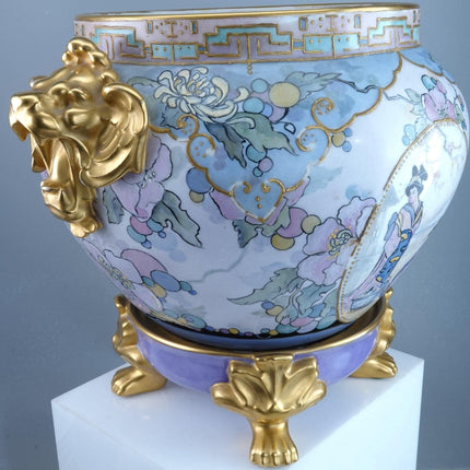 1919 Bernardaud Limoges Testa di leone Maniglia Jardinière e piedistallo Decorazione chinoisiere Firmato dall'artista