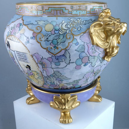 1919 Bernardaud Limoges Testa di leone Maniglia Jardinière e piedistallo Decorazione chinoisiere Firmato dall'artista