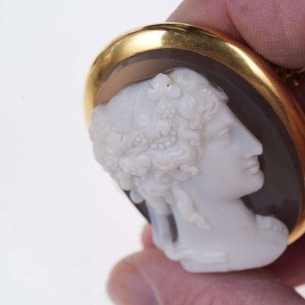 Large Antique 18k Hardstone Cameo Sardonyx Carnelian Brooch