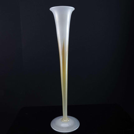 c1920 Tiffany Favrille Pulled Feather Trompetenknospenvase