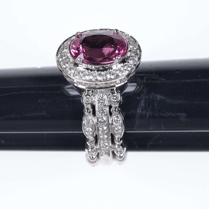 Sz6 Doris Panos Ring aus 18 Karat Weißgold mit Diamanten und rosa Turmalin