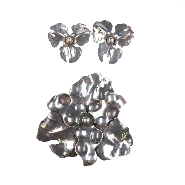 Antonio Pineda (1919-2009) Taxco Hammered silver pin and earrings set