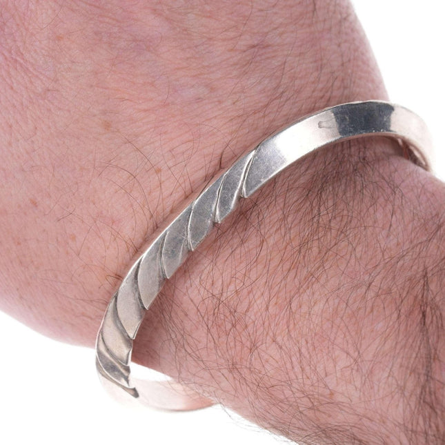 Großes Foster Yazzie Navajo Sterling-Manschettenarmband