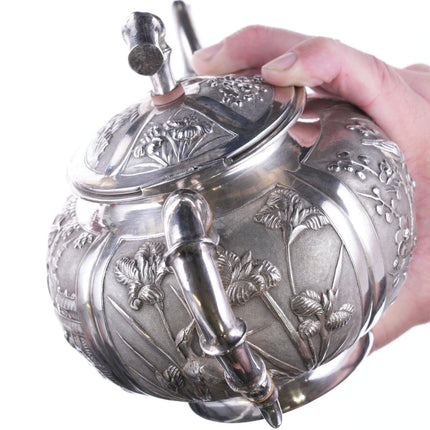 古董中国出口银茶壶，带有令人惊叹的凸纹作品