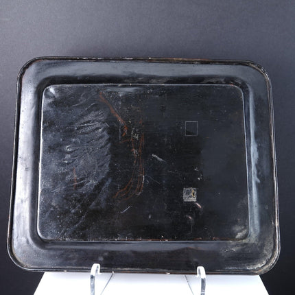 c1860 Toleware-Tabletts, eines mit Chinoiserie-Dekoration für Dochtschneider