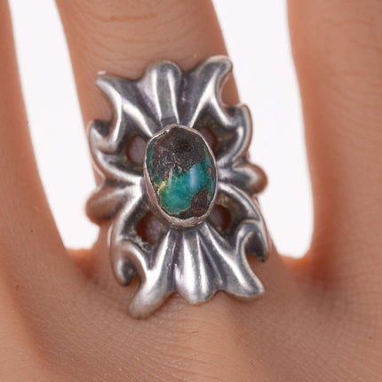 sz5.75 Vintage Native American Tufa Cast Silver and turquoise ring