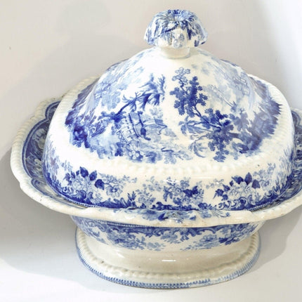 um 1850 Blauer Gemüseteller mit Transfergeschirr und Chinoiserie-Muster