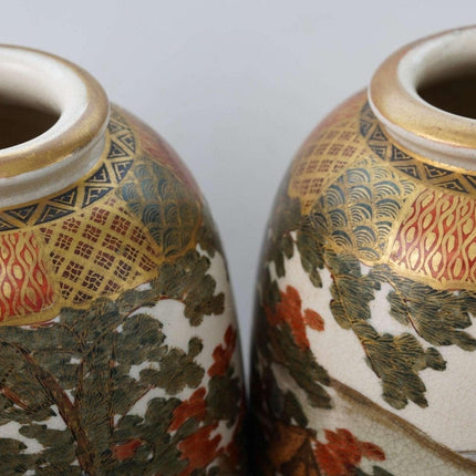 c1900 Japanese Meiji Satsuma Mirrored Pair of vases