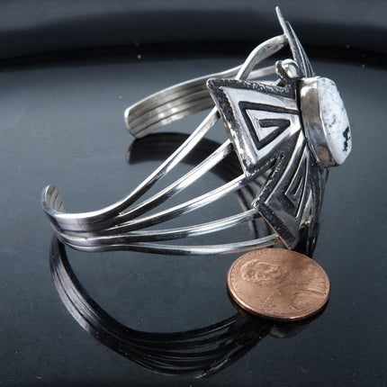 สร้อยข้อมือผีเสื้อประดับปีกผีเสื้อ Charles Johnson Navajo Sterling White Buffalo ขนาด 7 นิ้ว