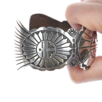 7,5" Sterling-Armband mit Navajo-Prägung von Ken und Mary Bill