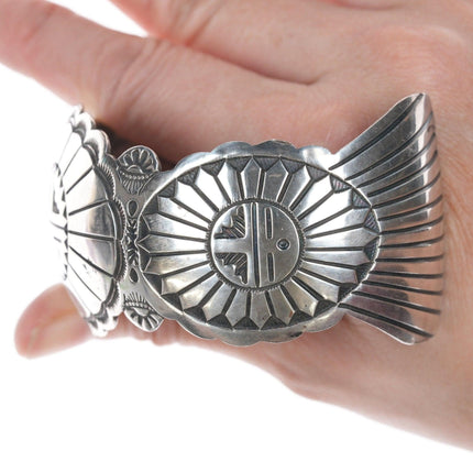 7,5" Sterling-Armband mit Navajo-Prägung von Ken und Mary Bill