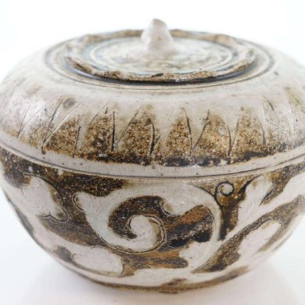 Large 15th/16th Century Thai Sawankhalok Kiln Condiment Jar with Lid