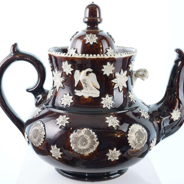 Riesige Teekanne mit Sirupglasur und Adler aus dem 19. Jahrhundert
