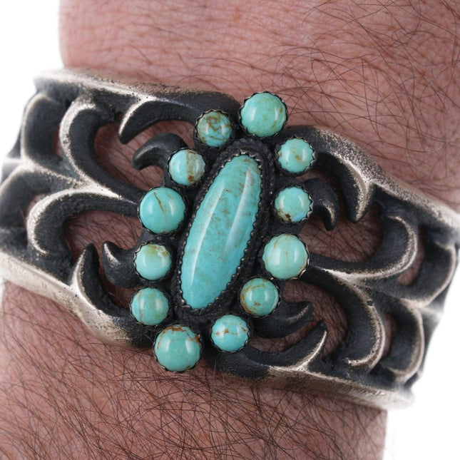 Albert &amp; Jeanette Brown Navajo Tufa Cast Türkis Cluster Manschettenarmband