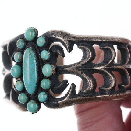 Albert &amp; Jeanette Brown Navajo Tufa Cast Türkis Cluster Manschettenarmband