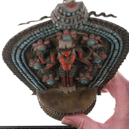 Antiker tibetischer Chenrezig-Buddha-Schrein aus Metall mit Koralle/Glaseinlage