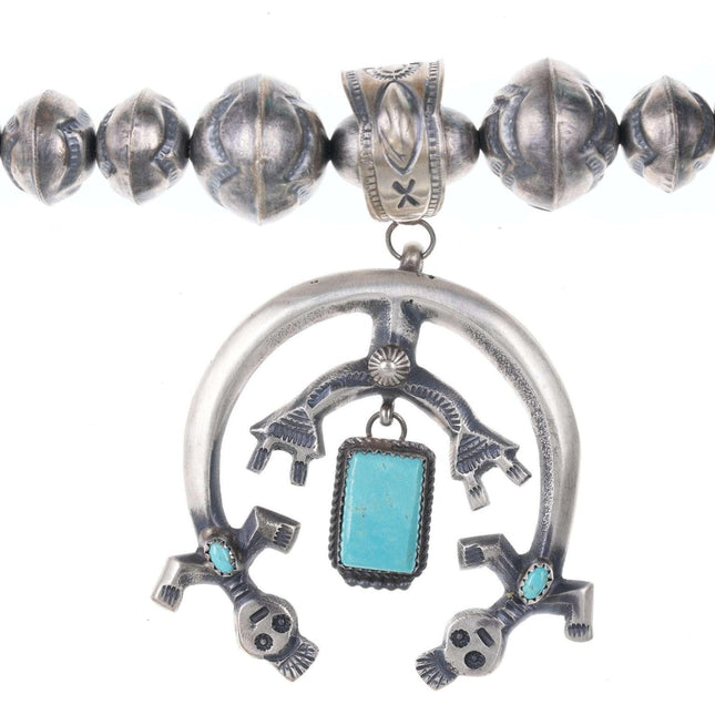 Mary Cayatineto Navajo Naja aus gegossenem Sterlingsilber aus Tuffstein mit türkiser und perlenbesetzter Halskette und silbernen Perlenohrringen