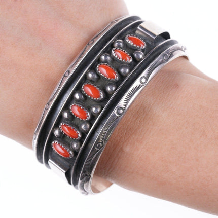 Bracciale vintage in argento e corallo Navajo Jackie Singer da 7 pollici