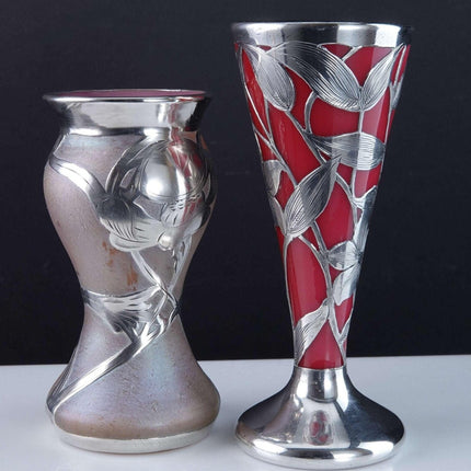 um 1900 Jugendstil-Vasen aus Sterlingsilber mit Overlay-Kunstglas