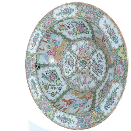 Enorme ciotola per lavabo con medaglione antico cinese Famille Rose del 1860 circa 15,75 x 5,75 pollici di profondità