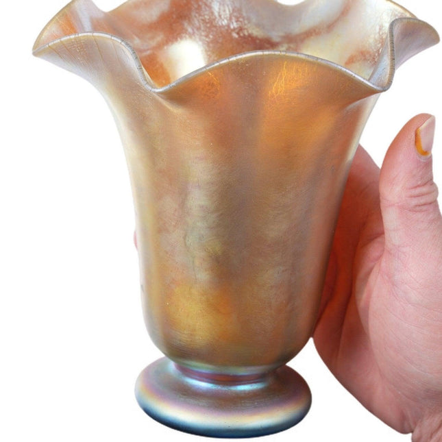 1920er Jahre Steuben Aurene Footed Flared Vase Form #227