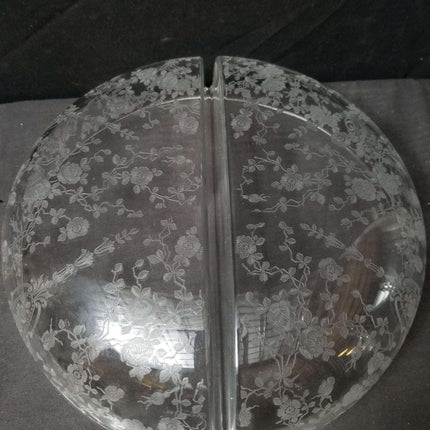 Seltene mundgeblasene, geteilte Schale aus Cambridge Rose Point, 9 5/8" breit x 2,75" tief, um 1940. Dünnes, leichtes Glas